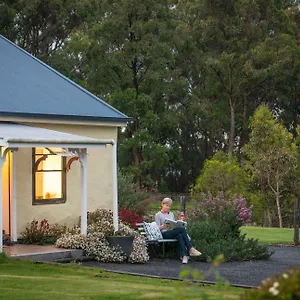 Bed & Breakfast Straw House Farm - Stanthorpe